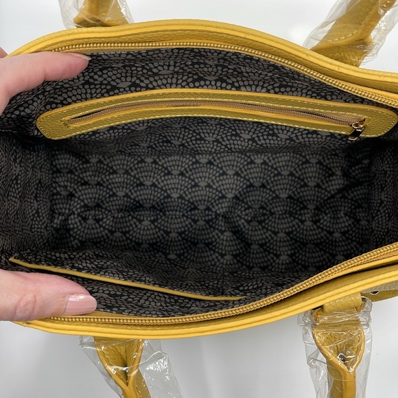 Suede satchel bag•Mod Cloth - Picture 4 of 8